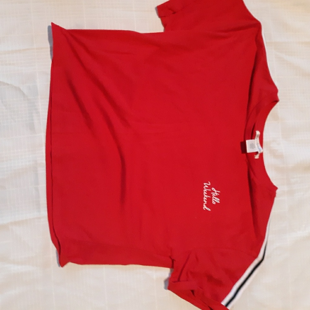 Red cropped tee shirt